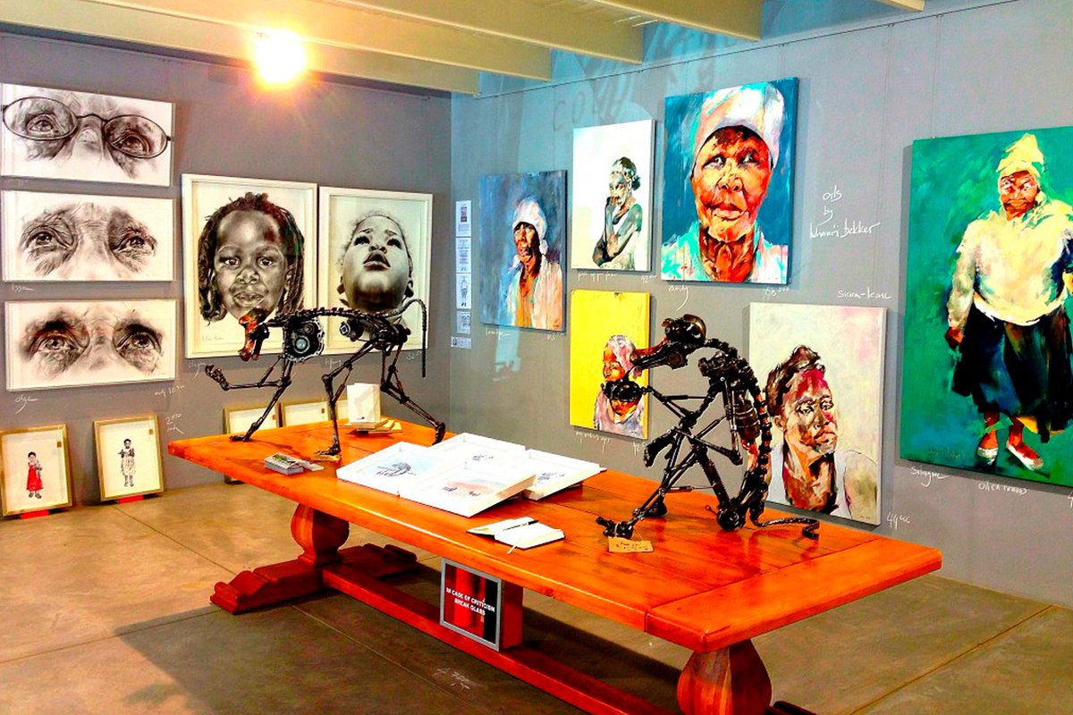 View the works of talented SA #Artists in the multitude of #galleries in #Franschhoek, sure to captivate all art lovers.