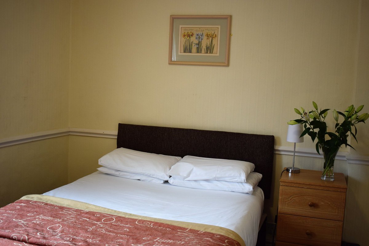 Our rooms offer #business and #leisure guests alike the chance to rest and relax. Call 01978 780336 for best rates. #hotel #Wrexham