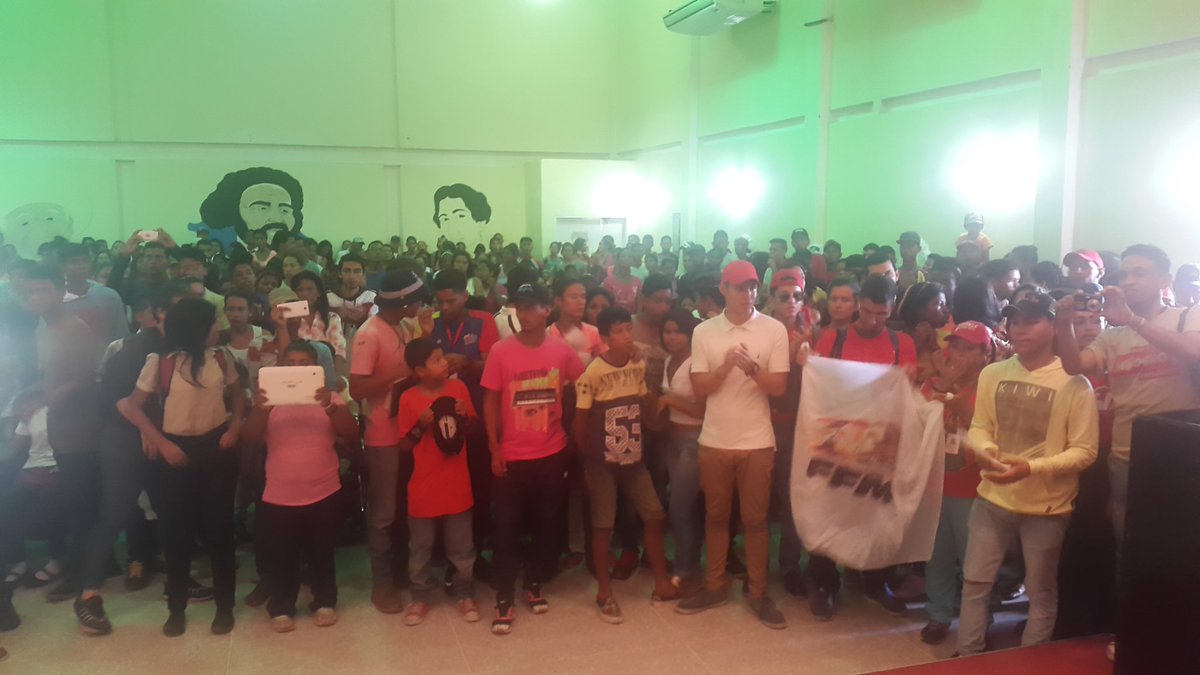 PsuvEliezer's tweet photo. Hoy en el municipio los guayos la juventud de oro.apoyando la chanba juvenil https://t.co/PL8LYsQxyl
