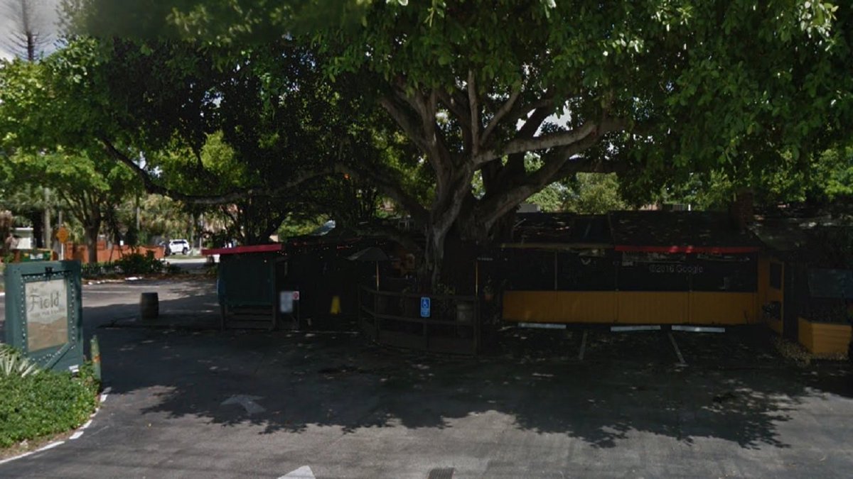 S. Fla. restaurant employee busted scratching open wound while preparing food bit.ly/2t8iwuj https://t.co/YveIwC7KqL