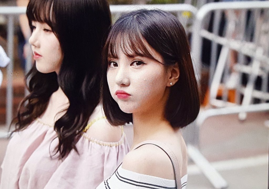 jungehnbi's tweet photo. @jacksobwang Yah tapi ini udah malem bangeeet. Kalo kamu makan sekarang bisa bisa besok pipinya kaya pipi aku? https://t.co/AJTsQYOuUb