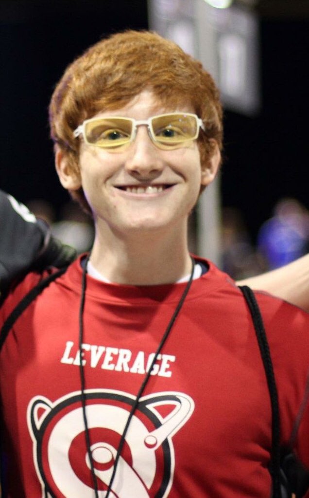 H3CZ's tweet photo. Happy Bday to the little bro @OpTic_Scumper, been by his side and have had his back since 2011, 🍺brewskerdoodles to the homie. https://t.co/iyhbSxJSf9