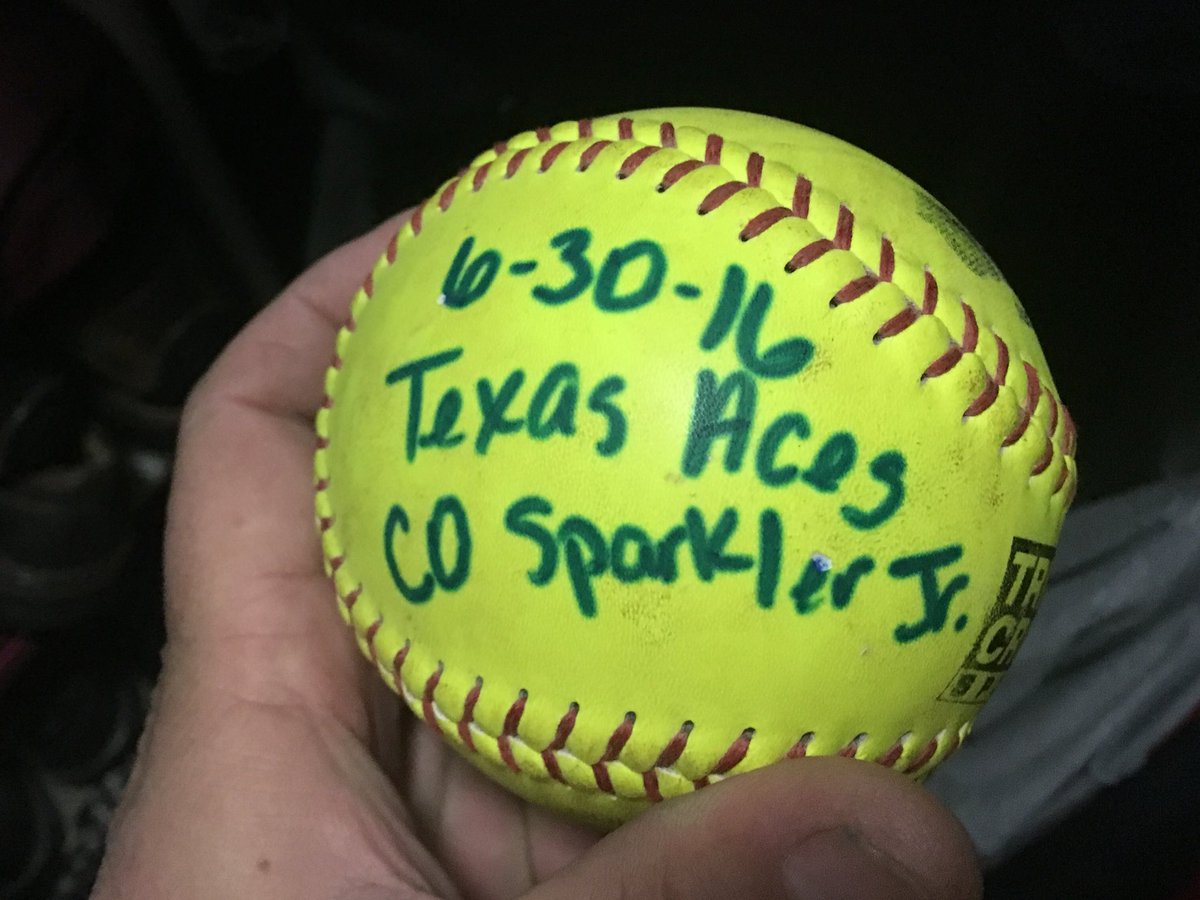 tim_radio's tweet image. One year ago. @ CO Sparkler. Last competitive dinger for the kid. There will be more....#Fastdogs