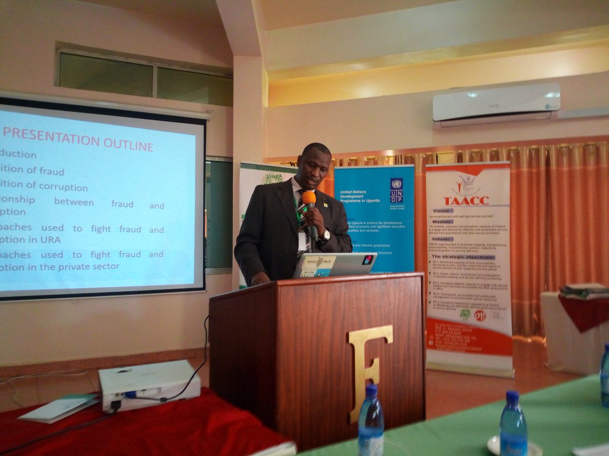 THE_WIZY's tweet photo. Mr Protazio Begumisa from @URAuganda says smuggling of goods is another form of corruption
#TCampUG https://t.co/fZtwsu1f9K