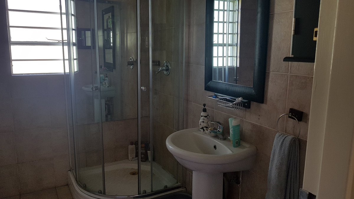 Arthz143's tweet photo. In Desperate need of a makeover Cinderella style 😁 
#houseleisureSA  #cinderellabathroom 
#WomagSA https://t.co/5tCFP2kAv4