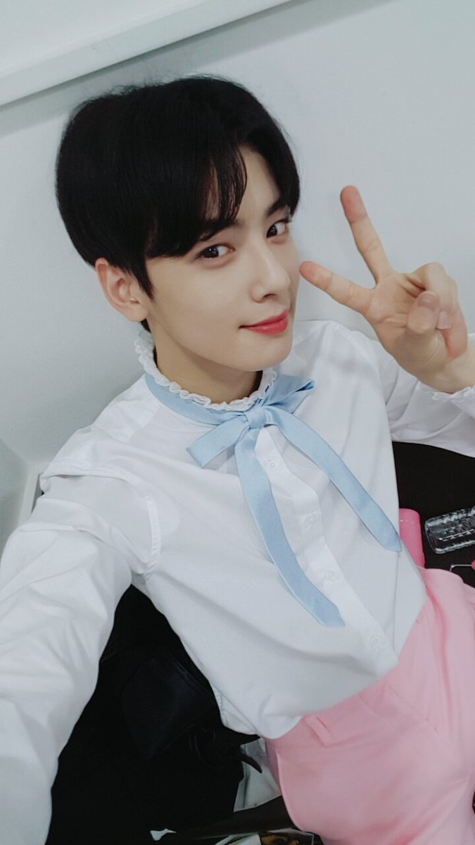 offclASTRO's tweet photo. NRG 선배님 '할수있어' 기사가 났었다니.... 스포실패....ㅎㅎㅎ><😅😅😅 하하핳... 😂
진차에서 만나요♡♡♡ https://t.co/8efv63LIW4