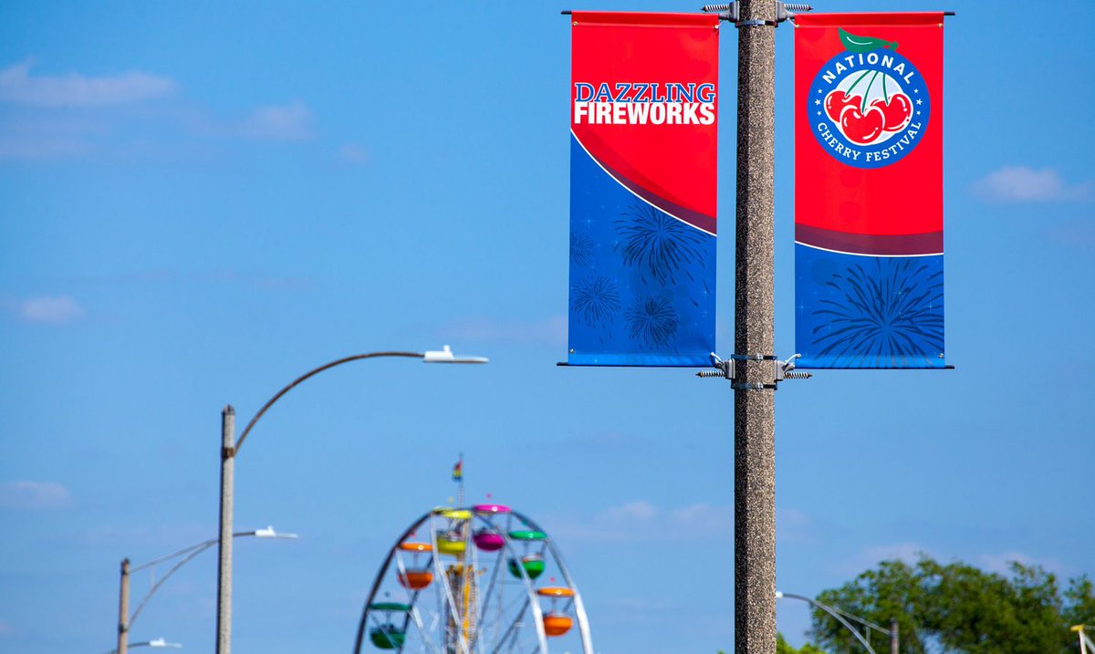 tcrealestateESM's tweet image. Traverse City National Cherry Festival Vacation Planner 2017 dlvr.it/PRBlHl