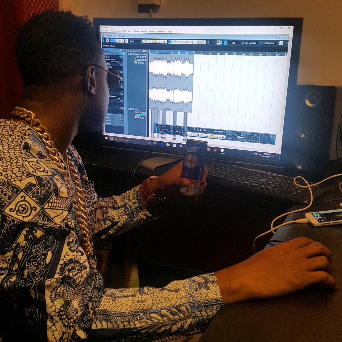 Kwachie_Adie's tweet photo. When I'm in the Pyper studios recording and it gets very hectic "Bacchus" energy drink keeps me moving ! "Bacchus" drive your energy. https://t.co/nnI3kSZwT4