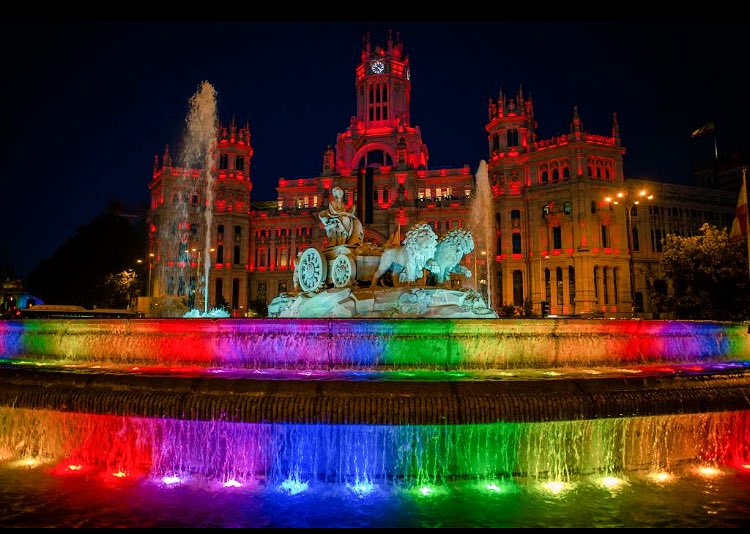 inmueblesexclus's tweet photo. ¡Respeto, tolerancia, y mentes más abiertas! Que disfrute la capital 😊🎉🎉👏
 #WorldPrideMadrid  
 #Orgullo2017 
(Imagen de EL MUNDO) https://t.co/9oOKN9tV0Z