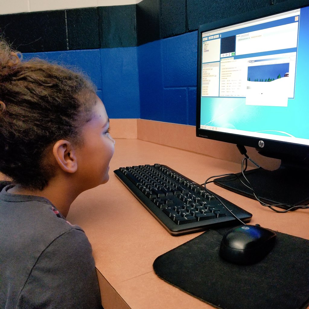 learnjelly's tweet photo. Elementary kids at the @citybeautiful Rosemont center learning how to transform a story they wrote into an animation w/ code. @orlandomayor https://t.co/PUrqEDOfEM