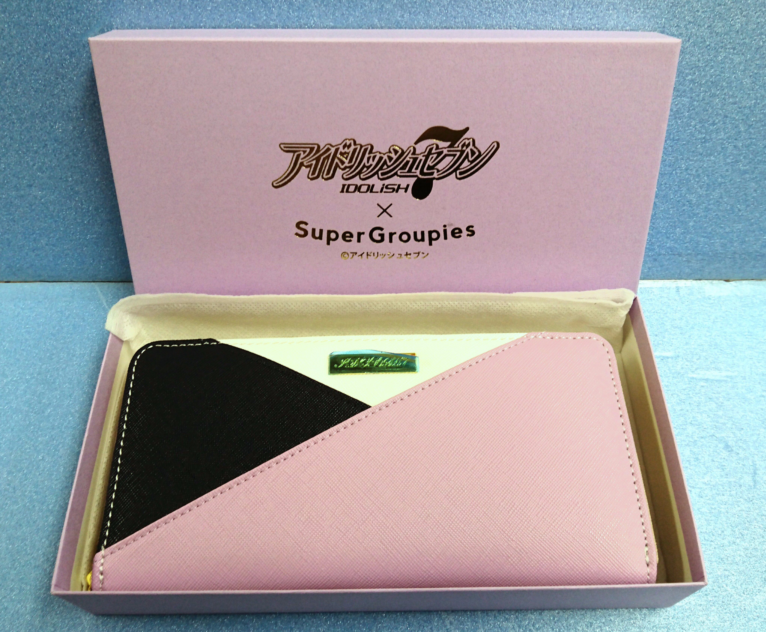 ハビコロ玩具オトメ秋葉原店 入荷情報 アイドリッシュセブン Supergroupies 長財布 逢坂壮五モデル が入荷しました 壮五君のイメージカラーであるパープルが使われた可愛い長財布です ご来店をお待ちしております アイドリッシュセブン