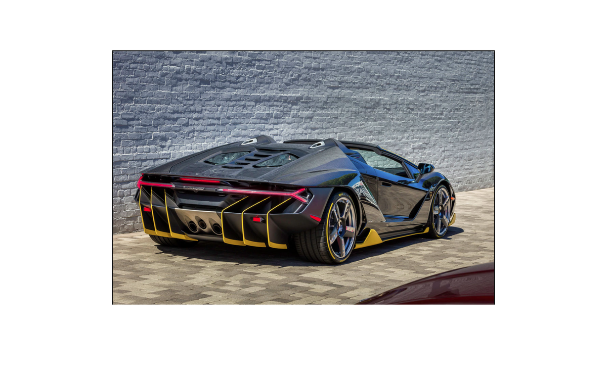 LuxuryTVNetwork's tweet photo. Carbon fiber LAMBORGHINI CENTENARIO supercar arrives in Beverly Hills https://t.co/cDZ1sGwkp8 @TaiGreene @EXTHUSIA @NowistheNext @EXLabsNet https://t.co/tQFrFp5BM3