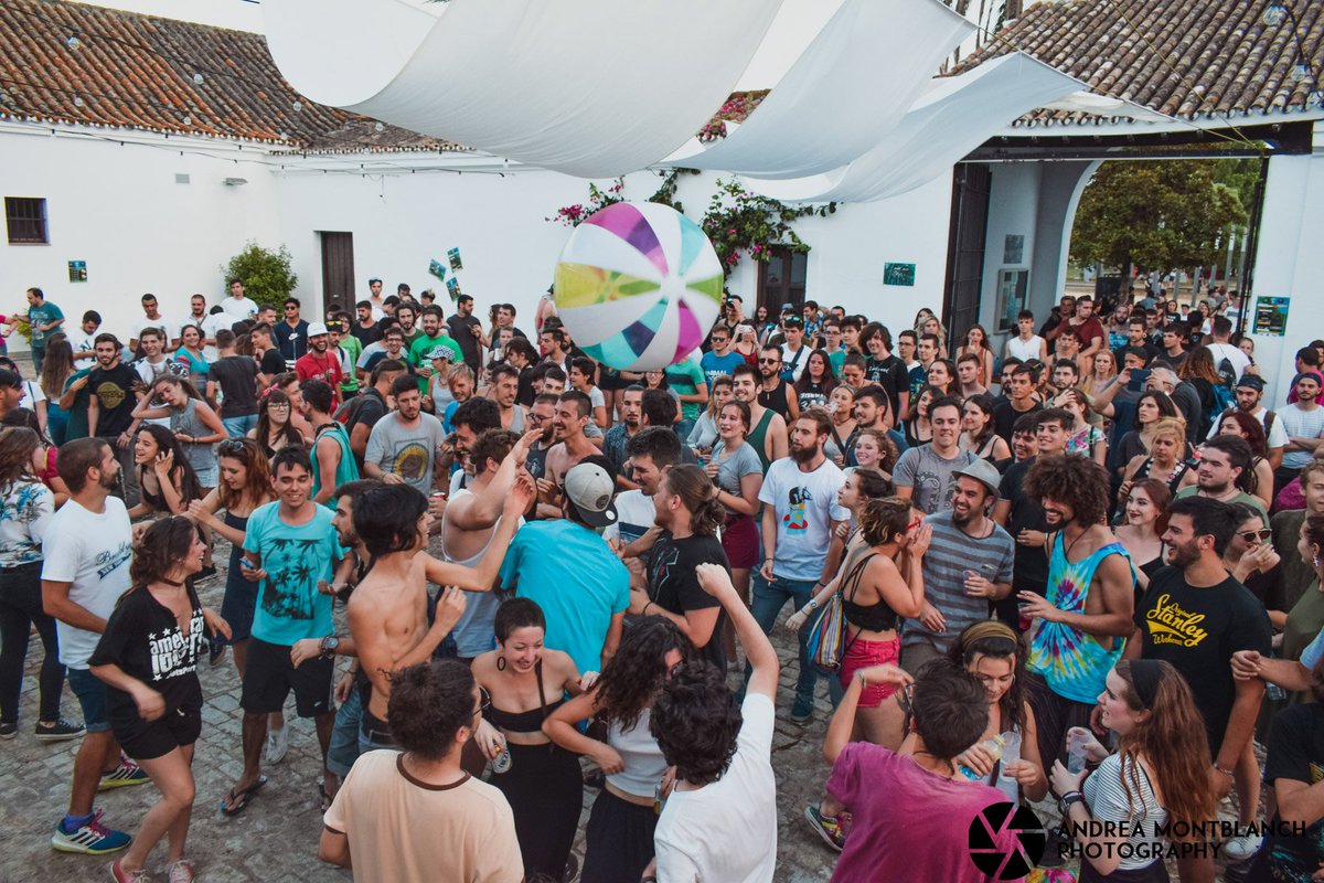 Crónica del #AlamillSummerFest por <a href="/_IreneLucena/">Irene Lucena</a> 💦🎸🤘3milsonidos.com/alamillo-summe…