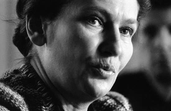 elyselaroche's tweet photo. RIP #simoneveil grande dame icône de la lutte pour les #DroitsDesFemmes 

https://t.co/0fEy7Xjd0M https://t.co/akQTmBKPnW