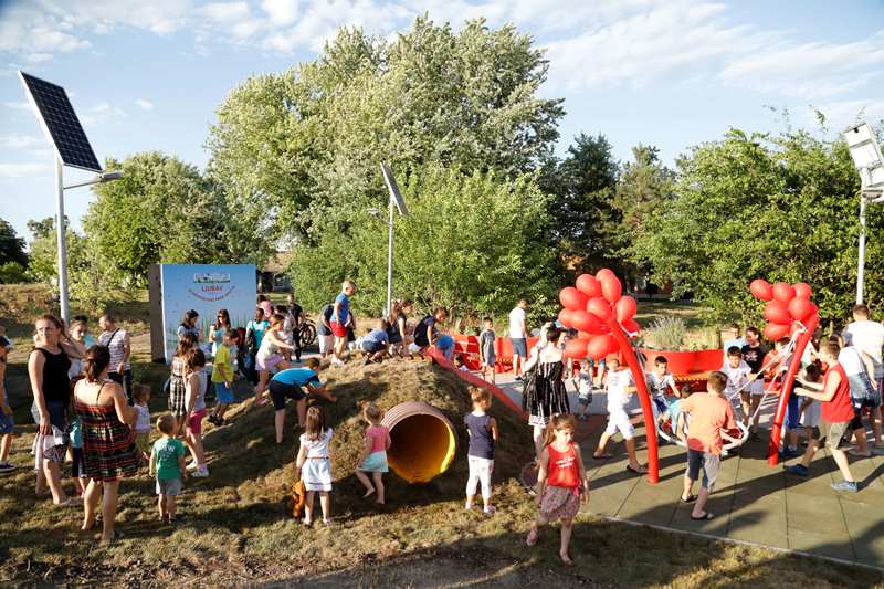 TXEStudio's tweet photo. Povodom proslave Međunarodnog Dana Dunava, @CocaCola je u Apatinu svečano je otvoren Dunavski eko park. #DanDunava https://t.co/TrI4C6QEWn