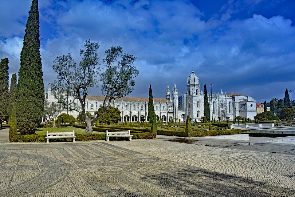 Good Morning, Bom Dia from Belem to all our members.