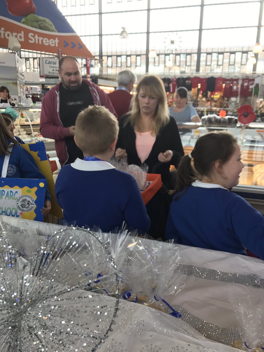 CCPPSchool's tweet photo. 👍🏻Thanks to our families / visitors for supporting our #ccpY34 entrepreneurs 👍🏻#ccpent https://t.co/ASi9Ac7GuT
