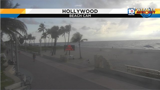 Looking great from our Hollywood beach cam! Great way to start a holiday weekend. Watch Meteorologist Julie Durda https://t.co/QYh7xPHr6N