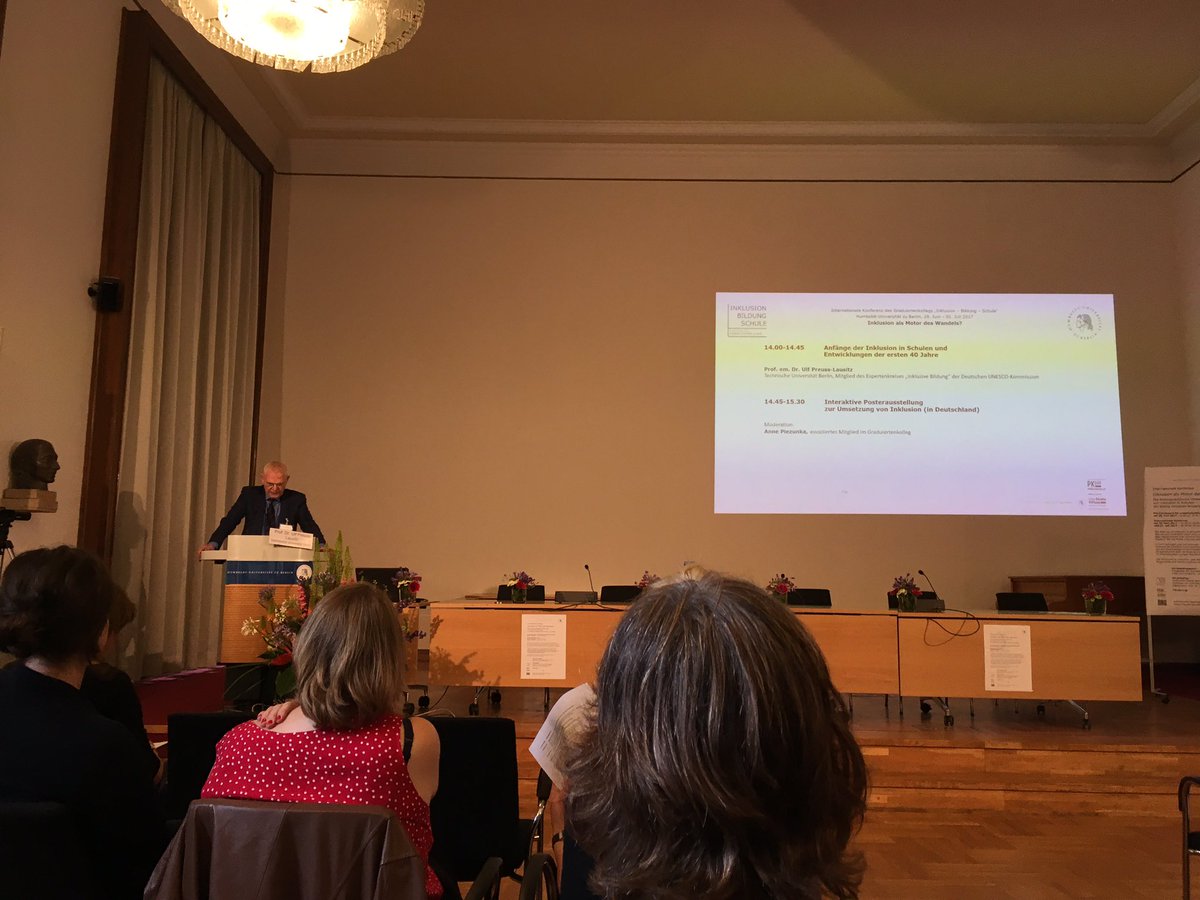 robaust81's tweet photo. Nun 1st #keynote v Prof.em. Preuß-Lausitz hist. Entwicklung #Inklusion u #Schule #ibsconf17 @HumboldtUni #ohnepowerpoint https://t.co/K0IwpZ60zx