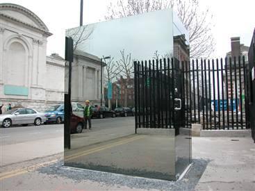 UltraGlaze_'s tweet image. Two-way mirrored public convenience anyone?! #CurtainWalling #Stickwork #Unitised
