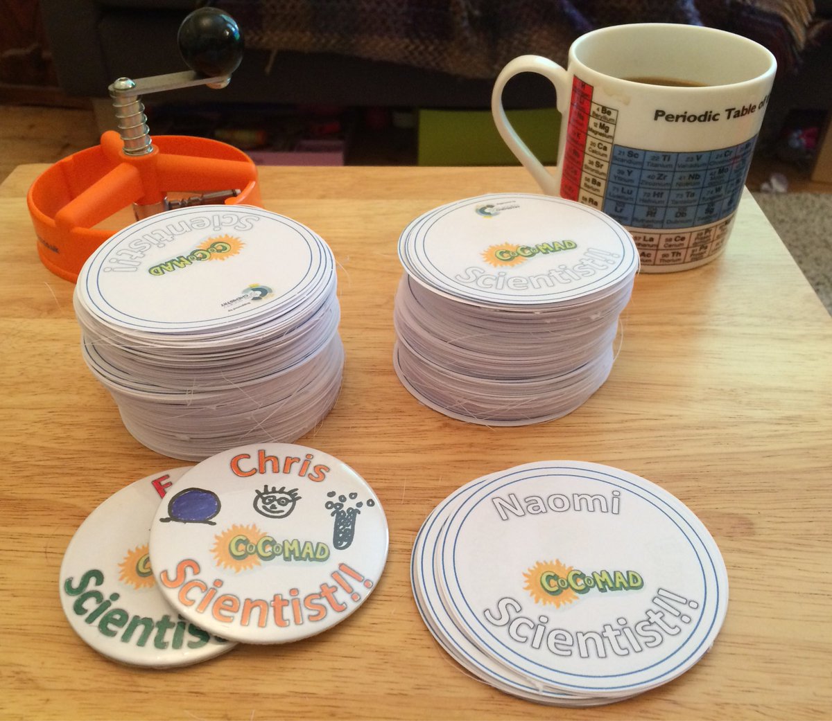 Just cut out 1000 designs ready to make #CoCoMADScientist badges tomorrow in <a href="/CotteridgePark/">Cotteridge Park</a> - can't wait 😀 #time4chem <a href="/BrumSciComm/">#BrumSciComm</a>