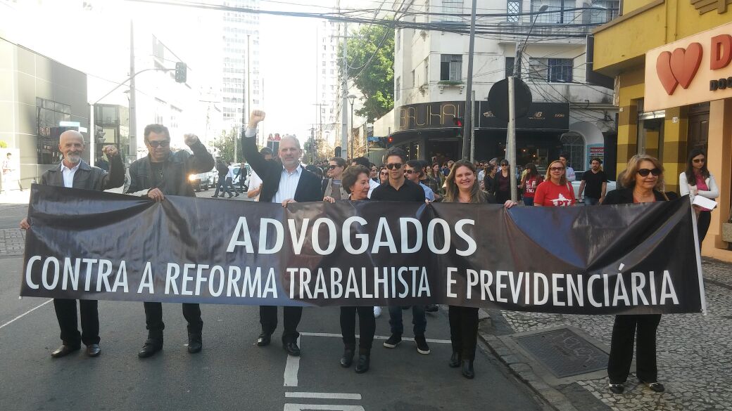 Ver imagem no Twitter Ver imagem no Twitter