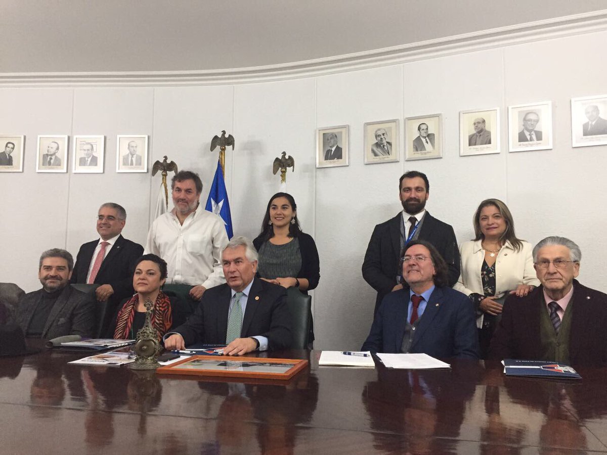 colmedtemuco's tweet photo. Cambio de mando en @colmedchile ¡éxito a la nueva directiva! https://t.co/59TiyKrWzf