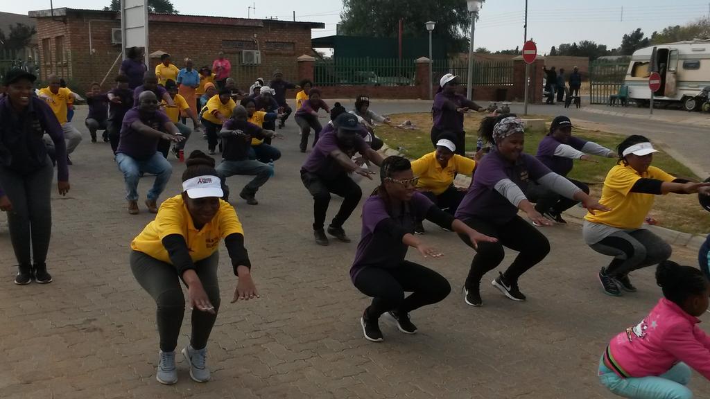 realmjkhumalo's tweet photo. #KMLM aerobics on Kagisano Molopo Local Municipality pathway @NorthWestDOH https://t.co/97GpoFVfU9