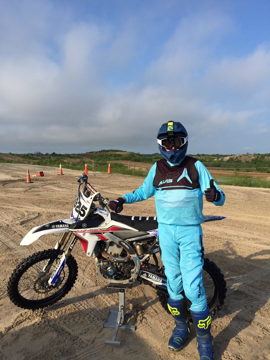 dts4610733's tweet photo. My good riding buddy 925 got hooked up with some A2 vented gear @aliasmx to deal with SWFL π₯π #vetclass #allingoodfun https://t.co/A5JeY7qwlQ