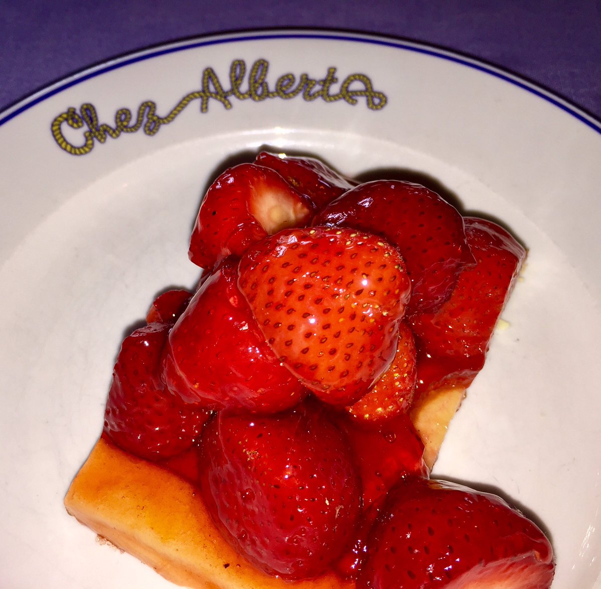 RenoirGuides's tweet photo. #BasqueCountry #SanSeb lunch in a very wet #ChezAlbert in #Biarritz https://t.co/d2m4BglOJw