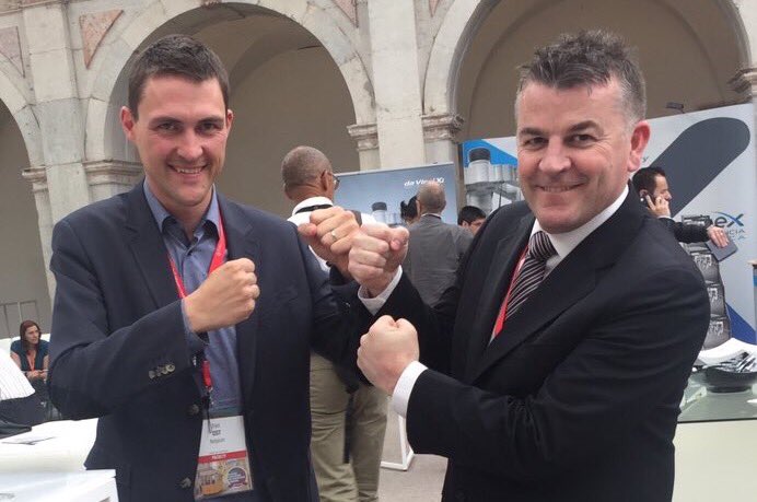 piet_ost's tweet photo. I leave it to the #prosca17 audience who won the #pokemet battle. @declangmurphy https://t.co/002jDB9I21