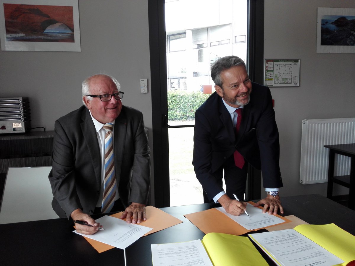 bruno_vadon's tweet image. Signature du programme #Jobstep entre @AdeccoFrance et les écoles de l&apos;ICFA @SBourdu @SandrineGobess1 @regismadecco #GEA #Alternance 👏