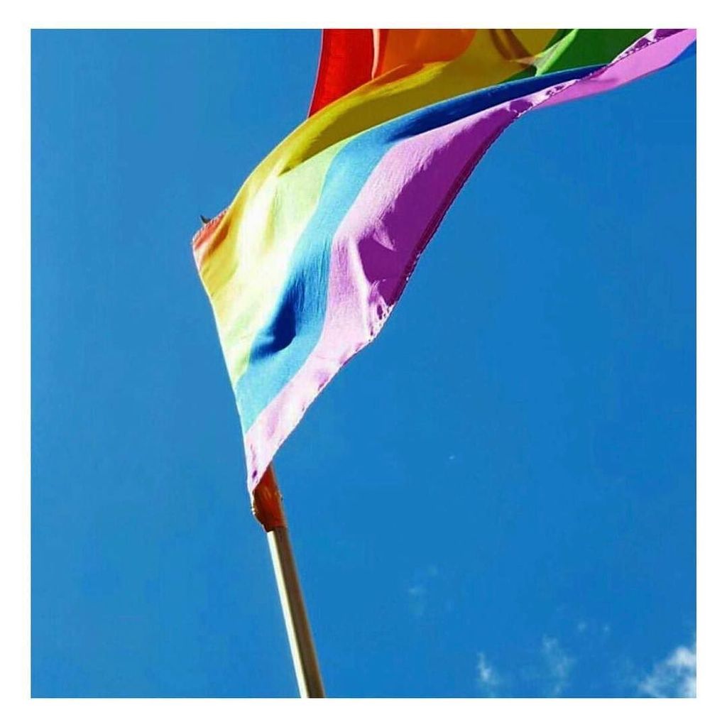 DDkjtzLWAAEad10.jpg (1024×1024)