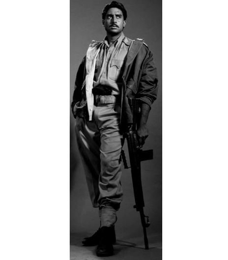 BachchanJrFC's tweet photo. #DidYouKnow- This picture was @juniorbachchanโs first ever photo-shoot as an actor. That look ๐ #17YearsofRefugee https://t.co/smla5stAJc