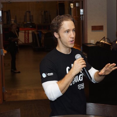 NEXT:   Co-founder @craigkielburger joins @_MarkSutcliffe to talk #WE:   bit.ly/1uwtdOs @WEMovement  #WEDay https://t.co/7wXWkg5CF3