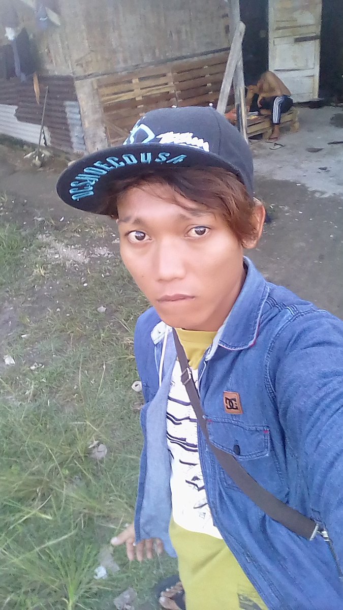 LandyGunawan's tweet photo. Pingin nusuk aku t ada kah b buat aku https://t.co/xKENv35WAv
