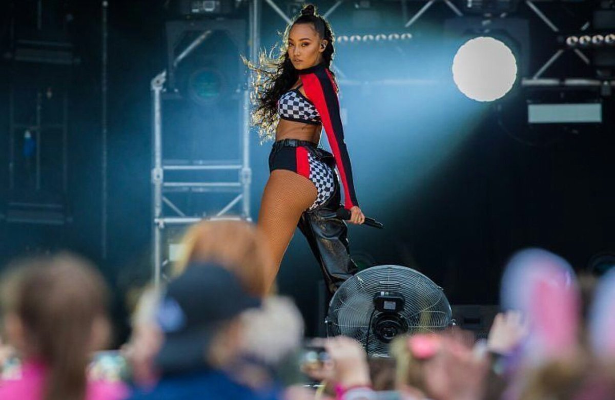 update_Leigh's tweet photo. π·Leigh-Anne on stage yesterday #SummerShoutoutTour #LittleMixDundee https://t.co/hYYitYlUCy