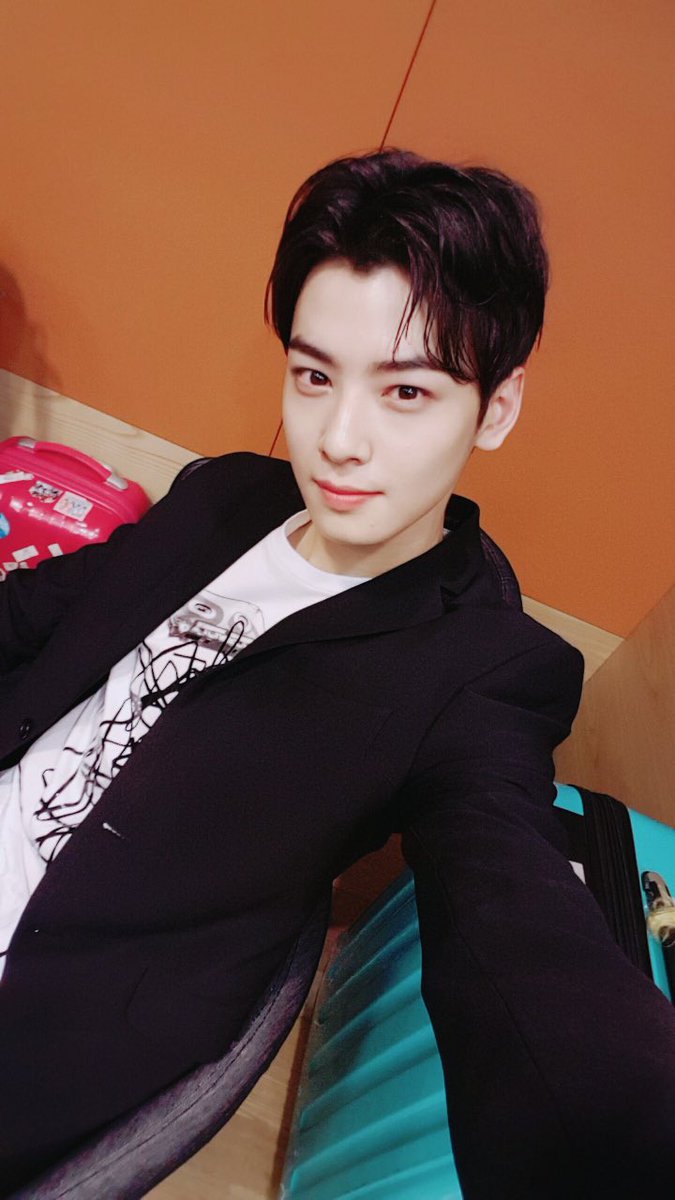 fantagiomusic_'s tweet photo. [#아스트로] 이번 주 금/토 밤 11시부터 아스트로 #차은우 가 출연하는 KBS2 #최고의한방 이 방송됩니다!💘 5대5 가르마도 완벽하게 소화하는 엠제이와 함께 일주일의 피로를 날려보세요!🌬 이번 주도 잊지말고 본방사수😘 https://t.co/srDlKFm6sH