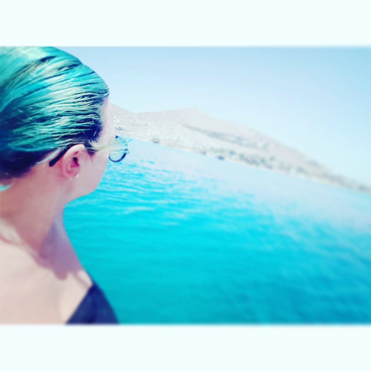 navigando verso l'isola che non ......C'E'.....