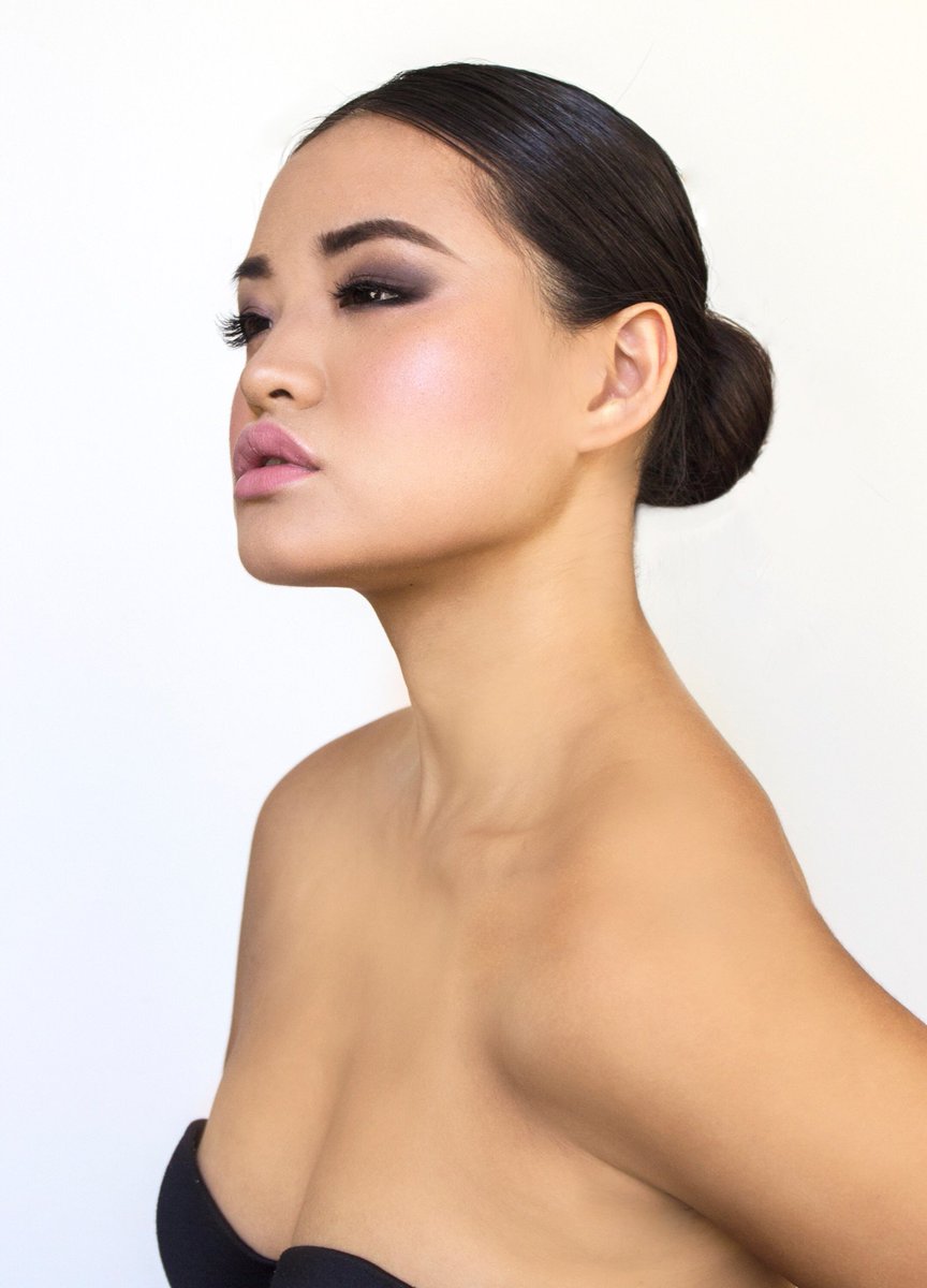 F2F_Studios's tweet photo. Choose your style! Get real beauty headshots or just pop in for a hair or makeup .... https://t.co/SLLSWhddG4 https://t.co/0l943mDjvx