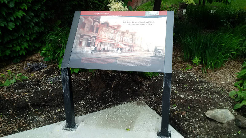 More Cornwall historic plaques unveiled downtown bit.ly/2tsaZJp #CornwallON #history #downtown https://t.co/73I4ZHQrnn