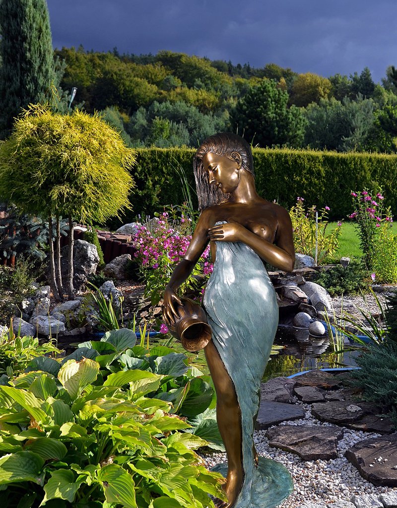 BrontiqueShop's tweet photo. Filomena, die vielleicht schönste Frau für den Garten! #Bronze #Skulpturen #Gartendeko #Brontique Besuchen Sie uns: https://t.co/Yekii8fGID https://t.co/73b41iI58U
