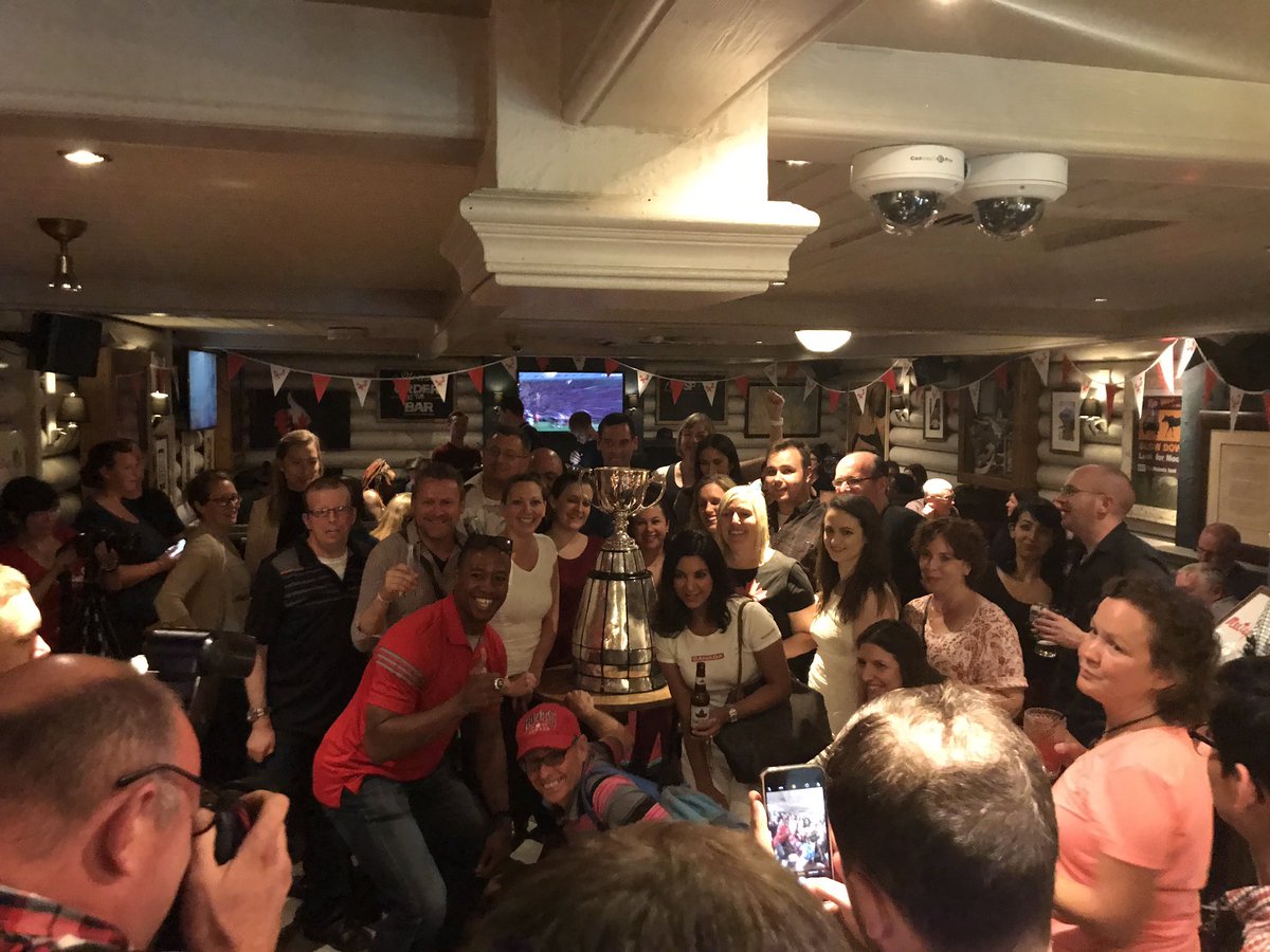 The #GreyCup has entered The Maple Leaf Pub in London along with Smiling Hank!! <a href="/CFL/">CFL</a> #Canada150 let the celebrations begin!!!