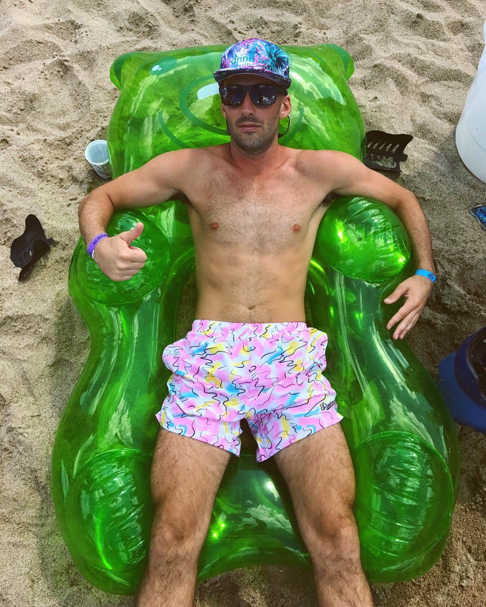schwimtrunks's tweet photo. Thank God it's Thighday! #TGIF #weekendwarrior #funfetti #thumbsup #neversink #swimtrunks #summertime https://t.co/H7i1qMdPIO