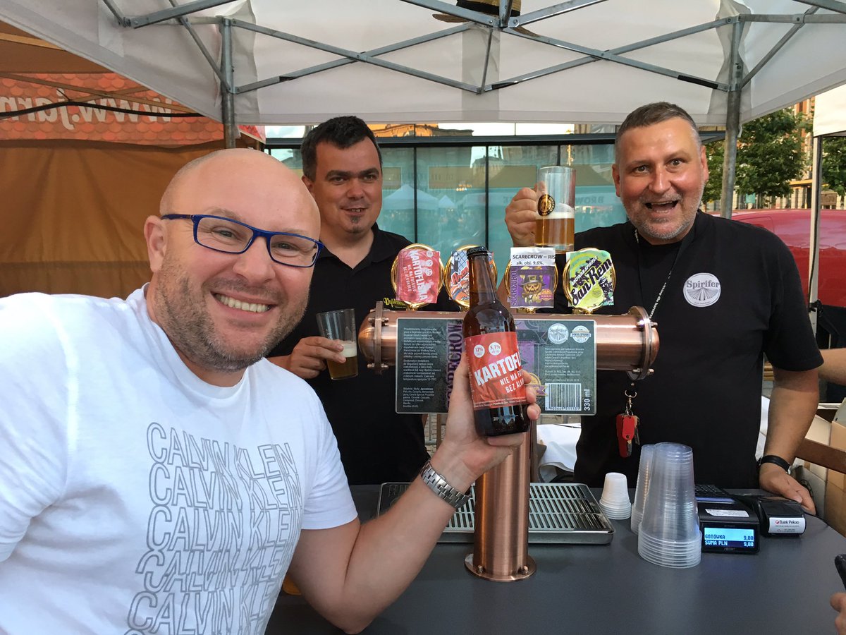 hockeygoaliepl's tweet photo. Śląski Festiwal Piwa😎😂#Katowice #spirifer #craft 😎😂 https://t.co/Vj8a5d0pd9