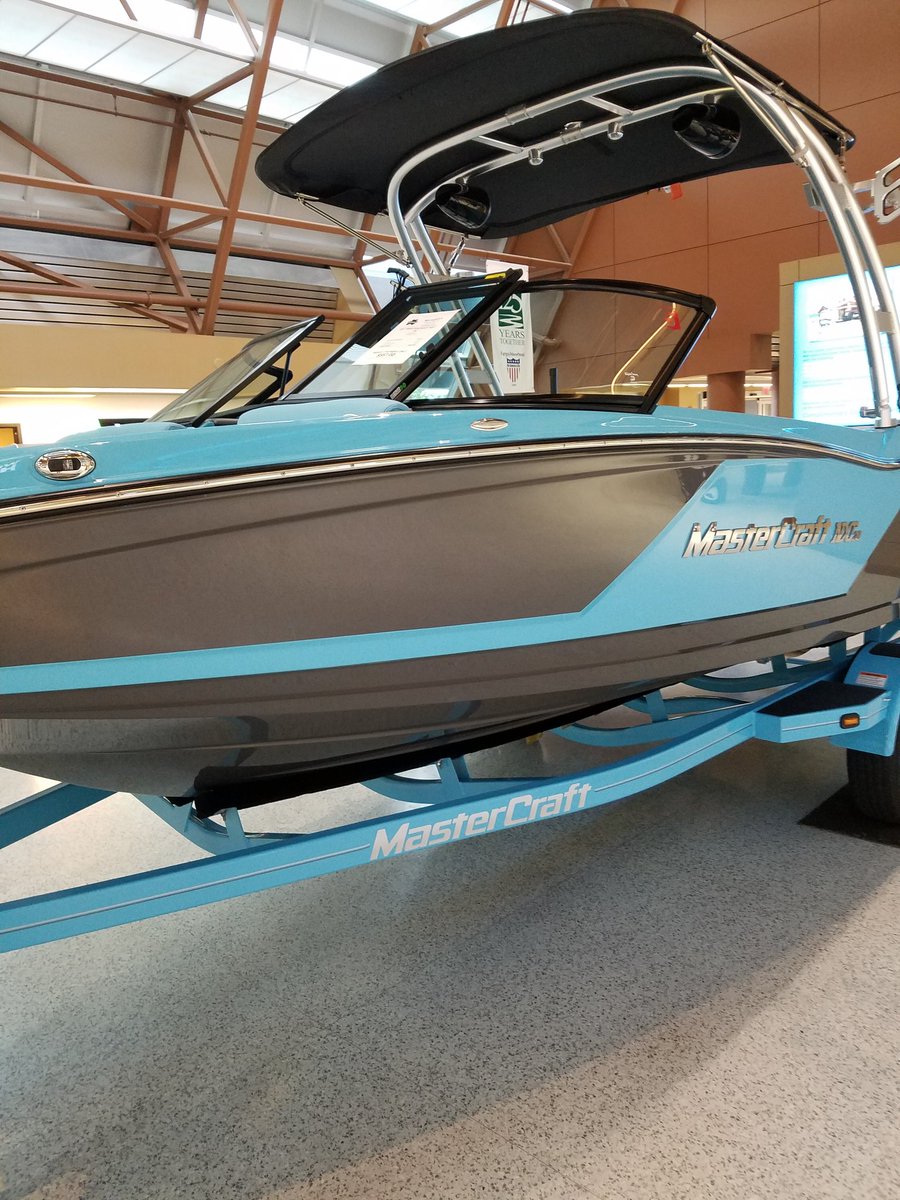 The_Real_Byrd's tweet photo. Picked up my new boat today! #MasterCraft https://t.co/tvAvzjCzB2