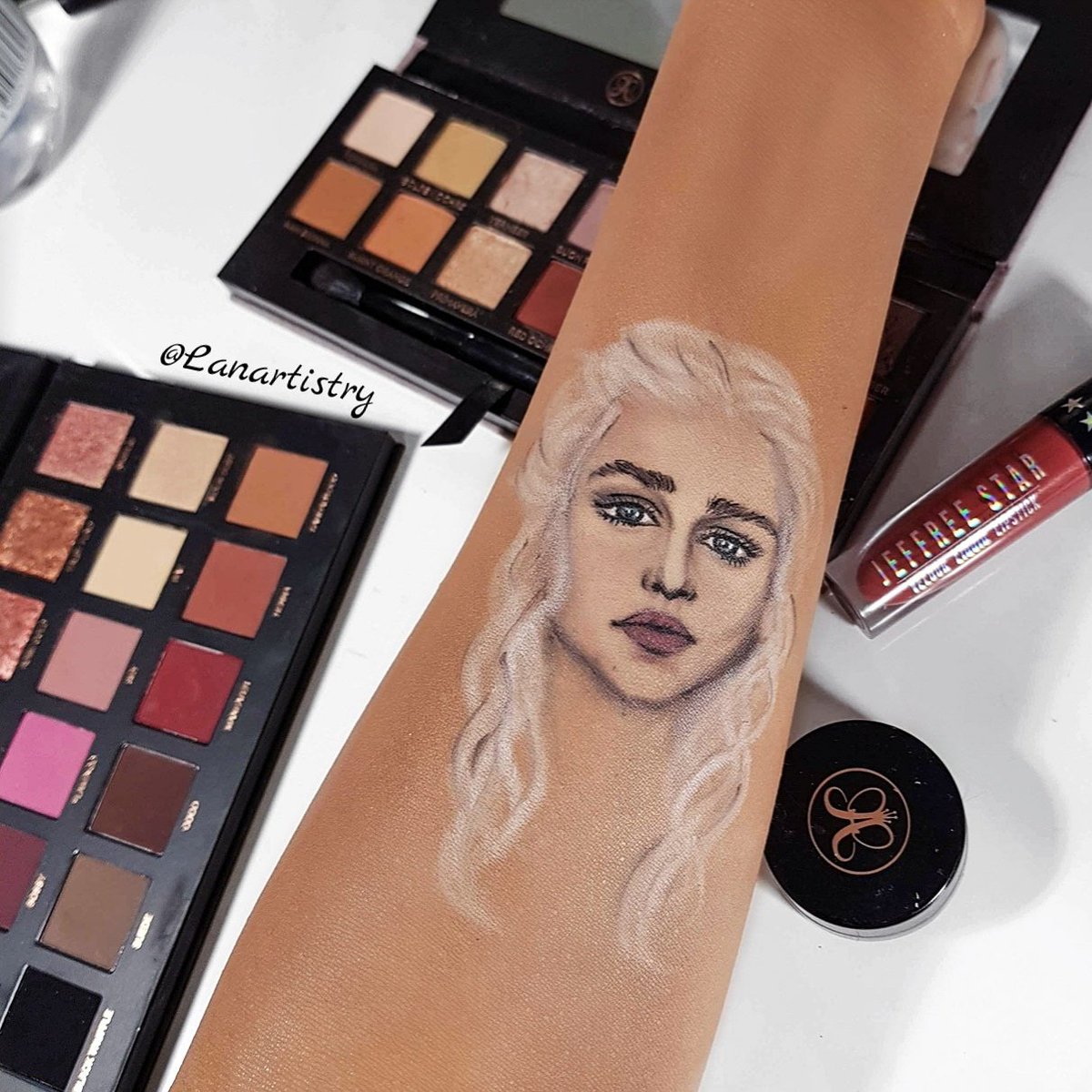 One of my favourite characters on the show, drawn with makeup!❤️😍 #daenery #gameofthrones #hbo visit my instagram for more photos/vids