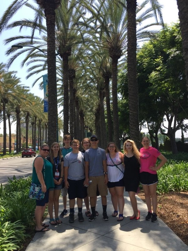 FblaPrhs's tweet image. Day 3 in Anaheim! #NLC17FBLA @USD449