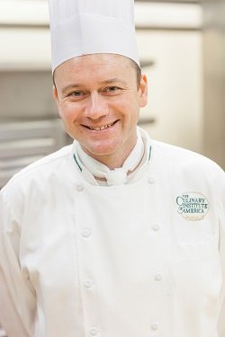 CIACulinary's tweet photo. RT @AHAM_Voice No grill? No problem! Tips from @CIACulinary Chef Gabriel Ross on doing #4thfJuly in the kitchen. https://t.co/85xIhorlDi https://t.co/qLUpIKVZxJ