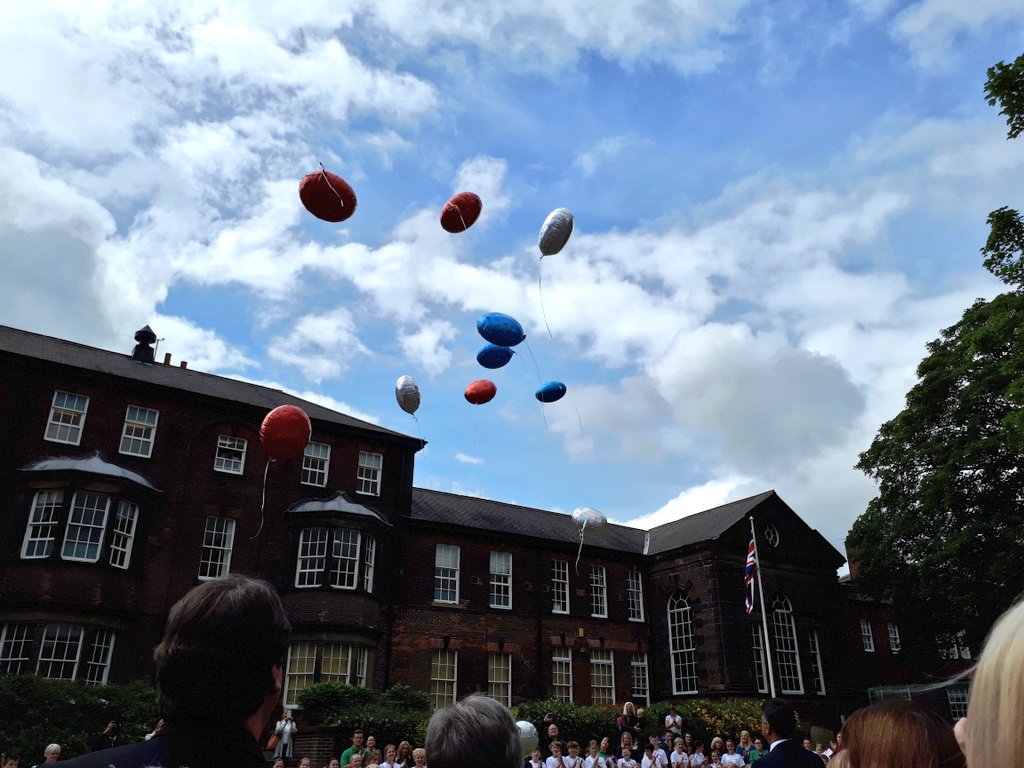 Pleasure to attend the <a href="/silcoatesschool/">Silcoates School</a> #OBON assembly on behalf of <a href="/ForgetMNotChild/">ForgetMeNotChildren</a> look forward to working together next year
